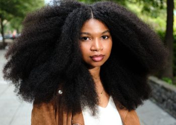 This Is How the Woman With the World’s Largest Afro Retains Her Length
