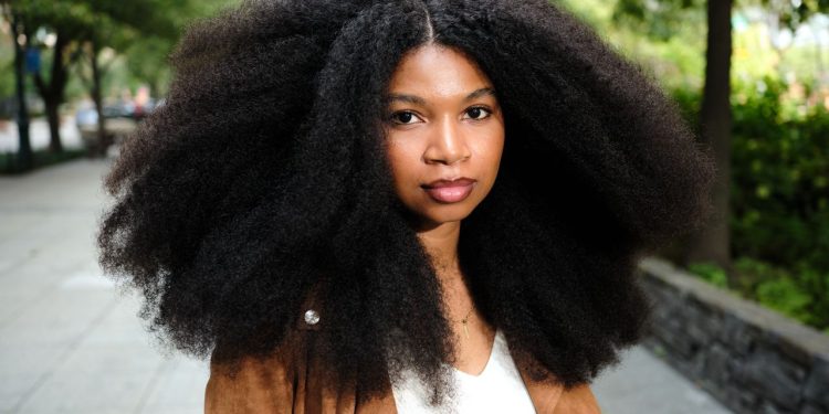 This Is How the Woman With the World’s Largest Afro Retains Her Length