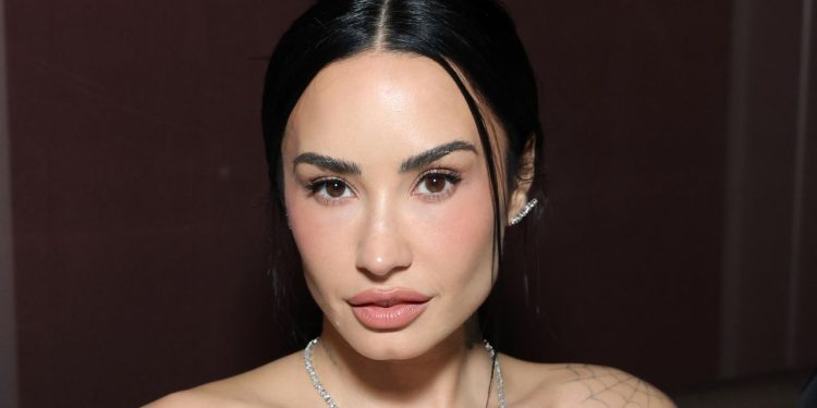 Demi Lovato’s Diamanté Outline Manicure Is the Epitome of Holiday Elegance — See Photo