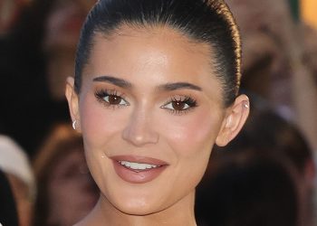 Kylie Jenner’s Plaid Nails Are a Mismatched Masterpiece – See Photos
