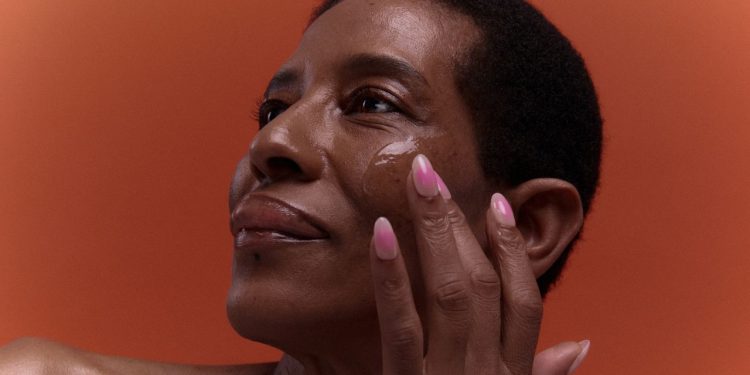 7 Best Face Oils for Mature Skin to Target Dryness and Wrinkles