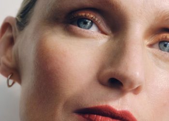 10 Best Foundations for Mature Skin to Smooth Texture and Blur Lines