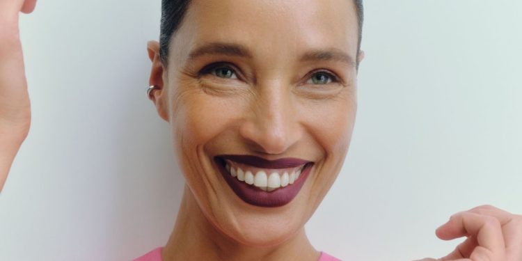 10 Best Lipsticks for Older Women for Smooth, Even Color