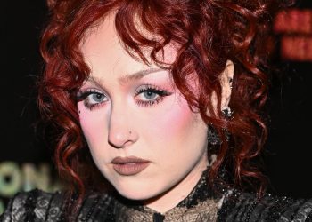 Chappell Roan’s Jewel-Encrusted Cat-Eye Nails Are a Gothic Glam Dream — See Photos