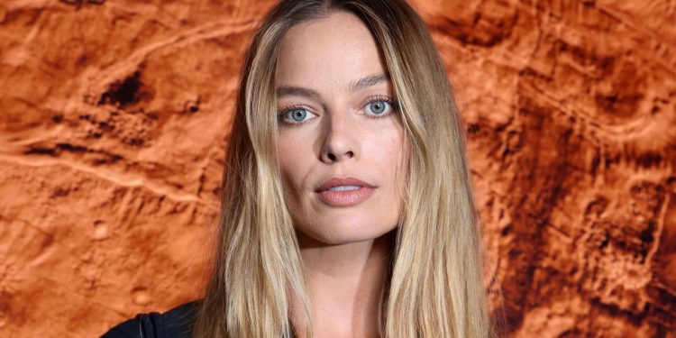 I’m Swooning Over Margot Robbie’s Long, Romantic Waves—See the Photos