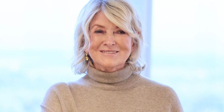 Martha Stewart Insists Yet Again That She’s Hasn’t Gotten Plastic Surgery
