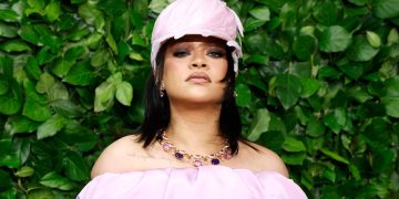 Rihanna’s Top Knot and Red Lip Are Making Me Nostalgic for 2012 — See Photos