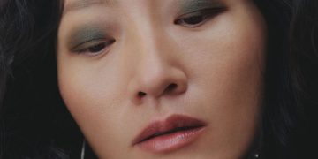10 Best Eye Shadows for Mature Skin That Glide, Blend, and Never Crease