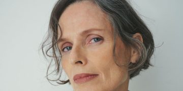 8 Best Shampoos and Conditioners for Gray Hair to Boost Shine