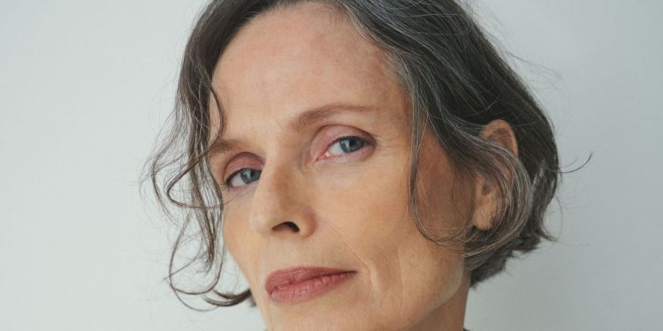 8 Best Shampoos and Conditioners for Gray Hair to Boost Shine
