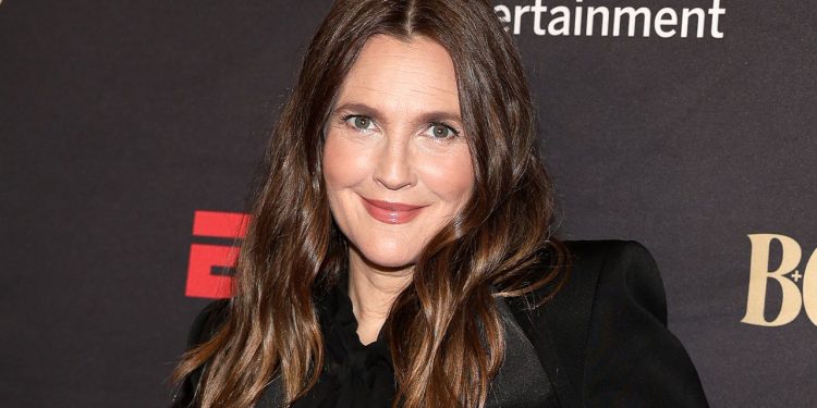 Drew Barrymore Went Full Silver Fox With Her New Gray Hair
