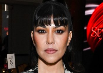Kourtney Kardashian Just Brought Back the Accent Nail — See Photo