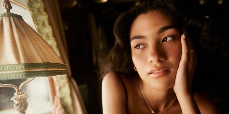 Olivia Dean Is the New Global Brand Partner of Hourglass Cosmetics | Interview
