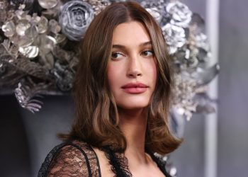 Just a Reminder That Hailey Bieber Does Totally Mundane Beauty Rituals, Too
