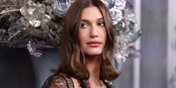Just a Reminder That Hailey Bieber Does Totally Mundane Beauty Rituals, Too