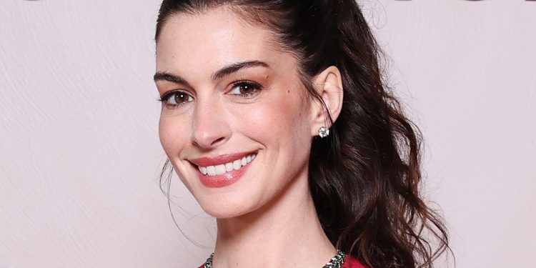 Anne Hathaway’s Red French Manicure Is Devilishly Good — See Photos