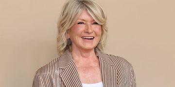 Martha Stewart’s New Selfie Captures the Beautiful Chaos of Getting Ready