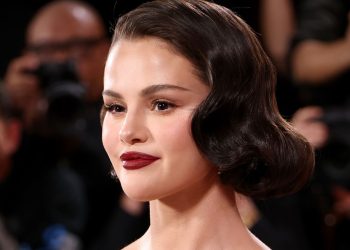 Selena Gomez Is a Y2K Queen in Pin-Straight Tendrils — See Photos
