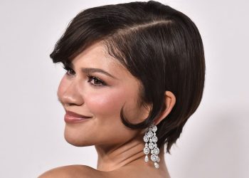 Zendaya’s “Something Blue” Hair and Makeup Has Me Under Its Spell—See the Photos
