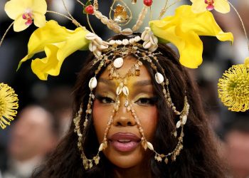 SZA’s “Yellow Halo” Met Gala Makeup Felt Like Pure Sunshine