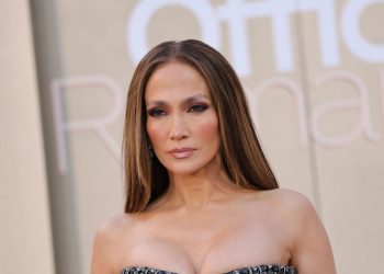 Jennifer Lopez Goes Goth With Her Barely-There Brows—See Photos
