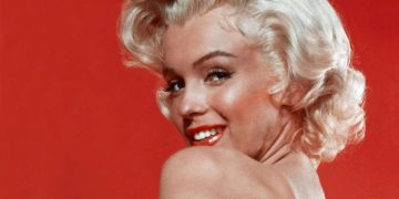 Why We’re Still Seduced by Marilyn Monroe’s Doomed Glamour