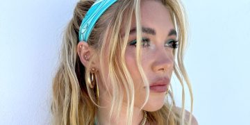 Florence Pugh’s Turquoise Eyeliner Is the Summer Makeup Trend to Watch — See Photos