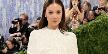 Laufey’s Met Gala Waves Were Totally Timeless—See the Photos