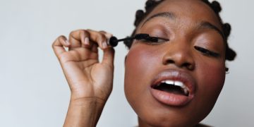 Steps Makeup Artists Don’t Skip When They Have Five Minutes to Get Ready