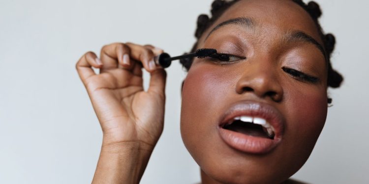 Steps Makeup Artists Don’t Skip When They Have Five Minutes to Get Ready