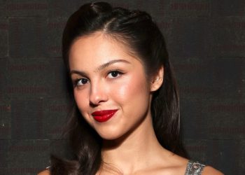 Olivia Rodrigo Wore the Most ’90s (and Least Expensive) Hair Accessory — See Photos