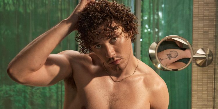 Belmont Cameli on His Curls, Being Cozy, and the Many Smells of the Off-Campus Set