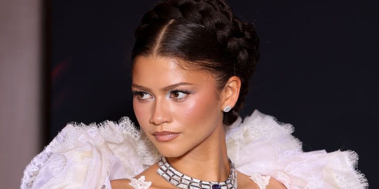 Zendaya Is Making Eye Shadow Cool Again—See the Photos