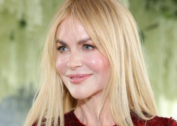 Nicole Kidman Makes a Case for Almost Invisible Brows on the Cover of British Vogue